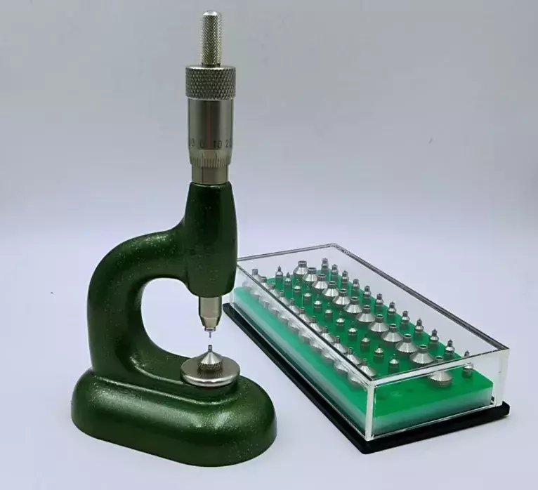 Nabijarka kamienii TCM 1070